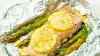 Foil Pack Grilled Salmon with Lemony Asparagus Foil Pack Grilled Salmon with Lemony Asparagus