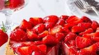 The Best Baked Strawberry Cheesecake (Gluten Free Option) The Best Baked Strawberry Cheesecake (Gluten Free Option)