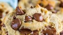Giant Chocolate Chip Cookies Giant Chocolate Chip Cookies