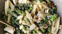 Creamy Mascarpone Pasta with Chicken & Asparagus Creamy Mascarpone Pasta with Chicken & Asparagus