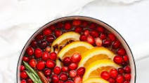 How to Make Stovetop Christmas Potpourri (With Printable Gift Tags!) How to Make Stovetop Christmas Potpourri (With Printable Gift Tags!)