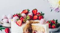 Vegan Strawberry Coconut Cake Vegan Strawberry Coconut Cake