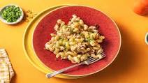 Cauliflower Pancetta Mac 'n' Cheese with Cavatappi and Scallions Cauliflower Pancetta Mac 'n' Cheese with Cavatappi and Scallions