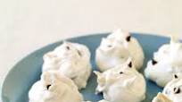 Chocolate chip meringue cookies Chocolate chip meringue cookies