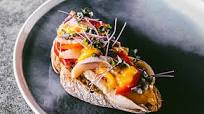 Bruschetta - brusketos su silke, mango ir avokadu Bruschetta - brusketos su silke, mango ir avokadu