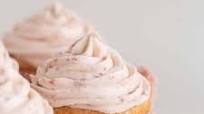 Strawberry Filled Cupcakes Strawberry Filled Cupcakes