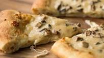 PIZZA WITH PORTOBELLO MUSHROOM SAUCE PIZZA WITH PORTOBELLO MUSHROOM SAUCE