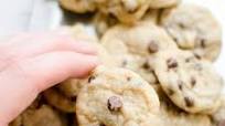 Mini Chocolate Chip Cookies (Bite-Sized!) Mini Chocolate Chip Cookies (Bite-Sized!)