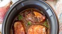 Crockpot BBQ Pork Chops with Apples and Onions Crockpot BBQ Pork Chops with Apples and Onions