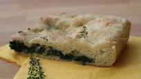 Focaccia ripiena con spinaci e gorgonzola Focaccia ripiena con spinaci e gorgonzola