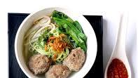 How to make traditional indonesian meatballs (penthol) How to make traditional indonesian meatballs (penthol)