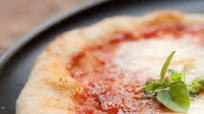 Pizza margherita simple Pizza margherita simple
