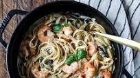 Creamy Pasta with Spinach, Sun-Dried Tomatoes and Shrimp Creamy Pasta with Spinach, Sun-Dried Tomatoes and Shrimp