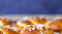 Soft Pretzel Braids (Rolls) Soft Pretzel Braids (Rolls)
