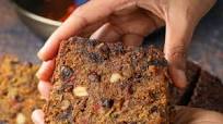 christmas cake recipe | eggless christmas fruit cake | kerala plum cake christmas cake recipe | eggless christmas fruit cake | kerala plum cake