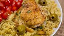 Spanish Olives Chicken and Rice (One Pan!) Spanish Olives Chicken and Rice (One Pan!)