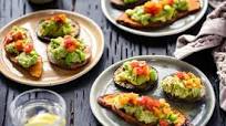 Vegan Bruschetta With Avocado & Edamame Mash Vegan Bruschetta With Avocado & Edamame Mash
