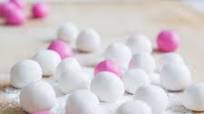 Glutinous Rice Balls (Tang Yuan) with Rice Flour Glutinous Rice Balls (Tang Yuan) with Rice Flour