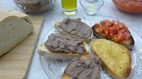 BRUSCHETTE CON PATE' DI FEGATINI BRUSCHETTE CON PATE' DI FEGATINI