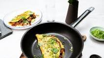 Khai yat sai (Thai-style stuffed omelette with mushrooms) Khai yat sai (Thai-style stuffed omelette with mushrooms)
