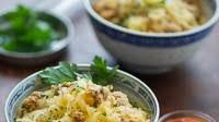 Baked Spaghetti Squash with Sriracha and Turkey Baked Spaghetti Squash with Sriracha and Turkey