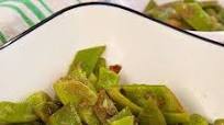 Italian green beans with garlic and onion Italian green beans with garlic and onion
