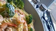 Creamy Shrimp & Broccoli Alfredo Pasta Creamy Shrimp & Broccoli Alfredo Pasta