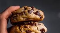 Giant Chocolate Chip Cookie Giant Chocolate Chip Cookie