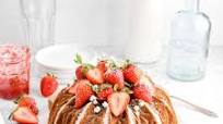 Strawberry Swirl Bundt Cake with Vanilla Icing Strawberry Swirl Bundt Cake with Vanilla Icing