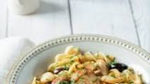 Slow-Cooked Chicken and Egg Noodles Slow-Cooked Chicken and Egg Noodles