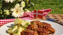 Danish Meatballs with Brown Gravy – Frikadeller med Brun Sovs Danish Meatballs with Brown Gravy – Frikadeller med Brun Sovs