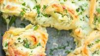 Cheesy Spinach and Artichoke Pinwheels Cheesy Spinach and Artichoke Pinwheels
