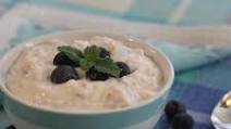 Overnight Steel-Cut Oats with Yogurt and Blueberries Overnight Steel-Cut Oats with Yogurt and Blueberries