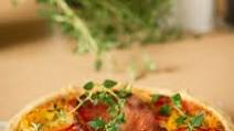 Bacon Quiche With Cheese & Tomato Bacon Quiche With Cheese & Tomato
