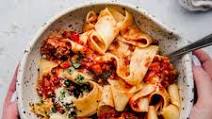 PERFECT Slow Cooker Bolognese Sauce Recipe PERFECT Slow Cooker Bolognese Sauce Recipe