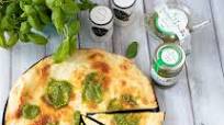 Focaccia allo stracchino con pesto di Prà Focaccia allo stracchino con pesto di Prà