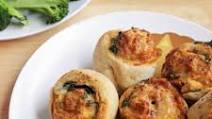 Favorite Pizza Rolls (with Spinach and Cheese) Favorite Pizza Rolls (with Spinach and Cheese)