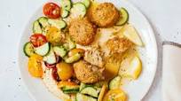 WELL CARVED™ Organic Mediterranean Turkey Meatballs with Hummus and Salad WELL CARVED™ Organic Mediterranean Turkey Meatballs with Hummus and Salad