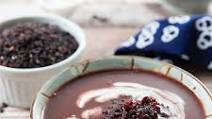 Black Glutinous Rice and Coconut Milk Dessert Soup Black Glutinous Rice and Coconut Milk Dessert Soup