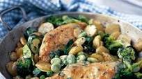 Saucy chicken & vegetables Saucy chicken & vegetables