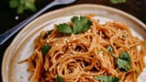 Sweet Chili Garlic Instant Pot Noodles Sweet Chili Garlic Instant Pot Noodles