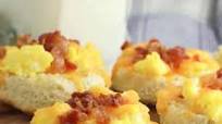 Easy To Make Mini Breakfast Pizzas Easy To Make Mini Breakfast Pizzas