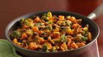 Beef and Potato Skillet Dinner with Roasted Red Pepper Sauce Beef and Potato Skillet Dinner with Roasted Red Pepper Sauce