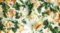 Roasted Garlic, Chicken and Spinach White Pizza Roasted Garlic, Chicken and Spinach White Pizza