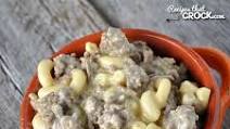 Crock Pot Cheesy Beefy Mac Casserole Crock Pot Cheesy Beefy Mac Casserole