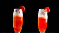 Easy Strawberry Bellini with Prosecco Easy Strawberry Bellini with Prosecco