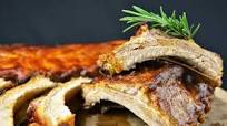 Costilla asada con salsa Barbacoa Costilla asada con salsa Barbacoa