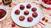 Chocolate-Covered Strawberry Jello Shots Chocolate-Covered Strawberry Jello Shots