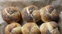 Easy Soft Poppy Seed Knot Rolls Easy Soft Poppy Seed Knot Rolls