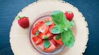 Strawberries with Kombucha Mint Sauce Strawberries with Kombucha Mint Sauce